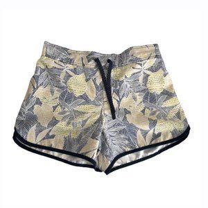 Columbia Women’s Size M PFG Tropical Shorts Fishing Hiking Camping Lightweight